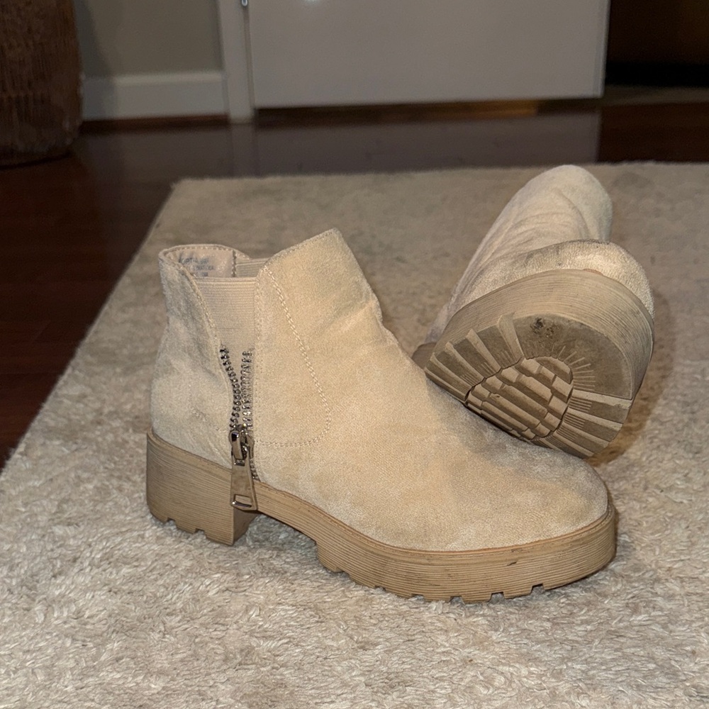PORTIA Women's Cream Ankle Boots